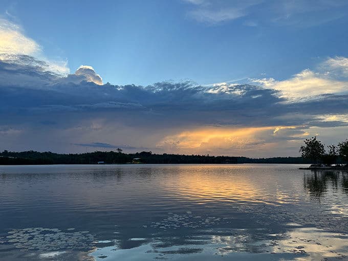 Danau Buatan Lembah Sari