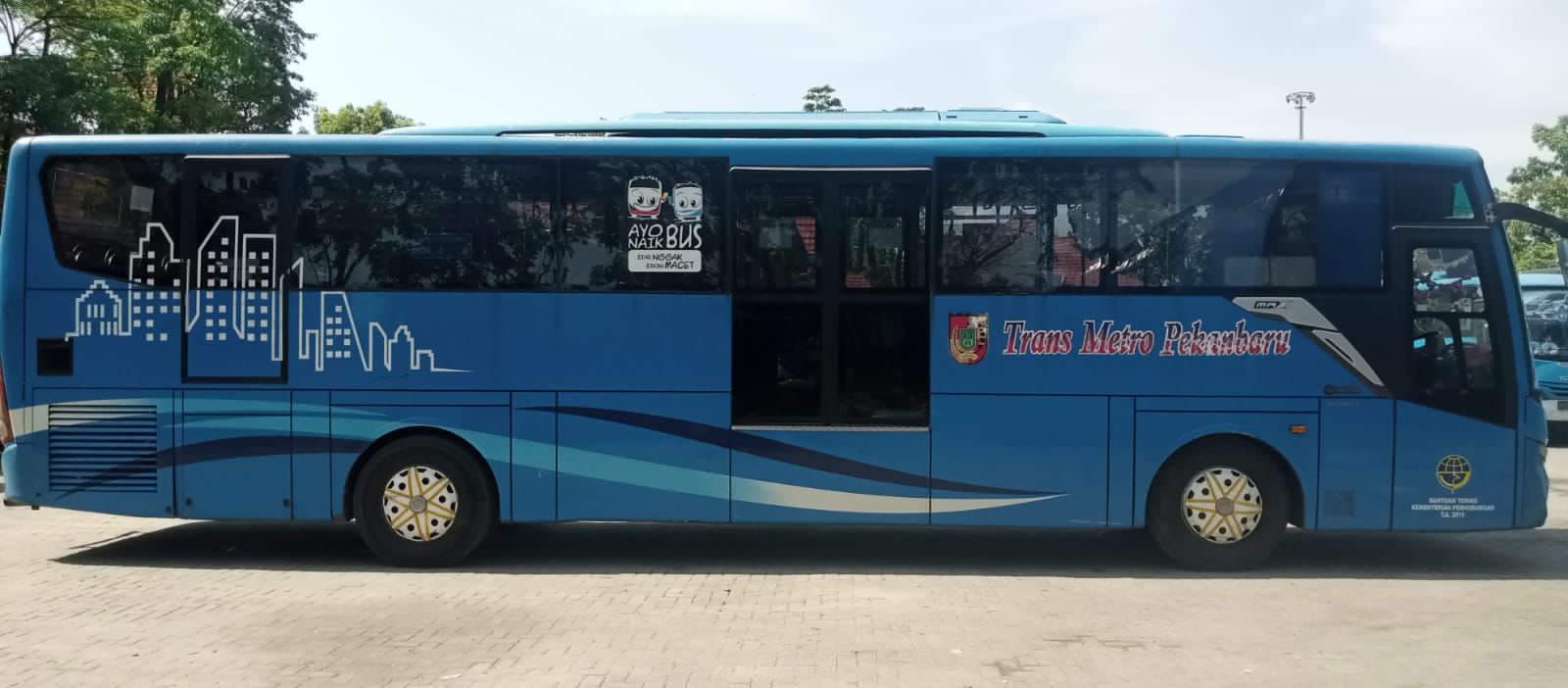 Bus Trans Metro Pekanbaru - Gambar 1